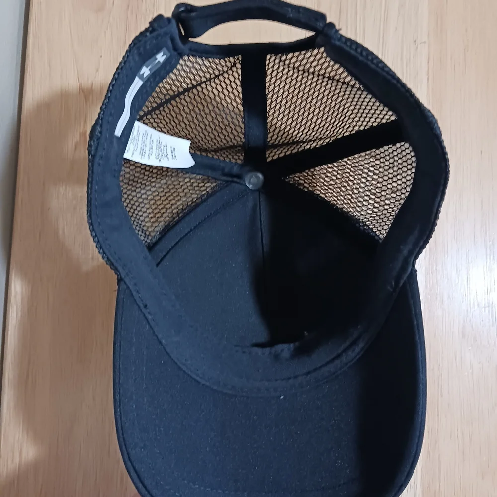 Under Armour Trucker Hat Youth Cap Black White Pink Holagram Logo Velcro Strap